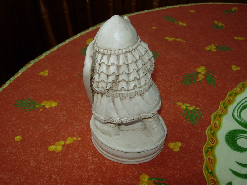 Charlemagne chess piece 2.jpg