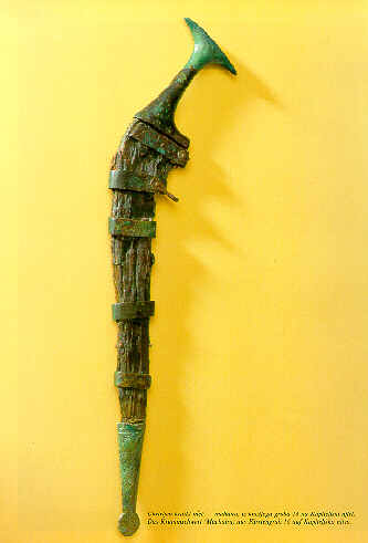 crooked_knife_tumulus1_grave16_Slovenija_730-660BC.jpg