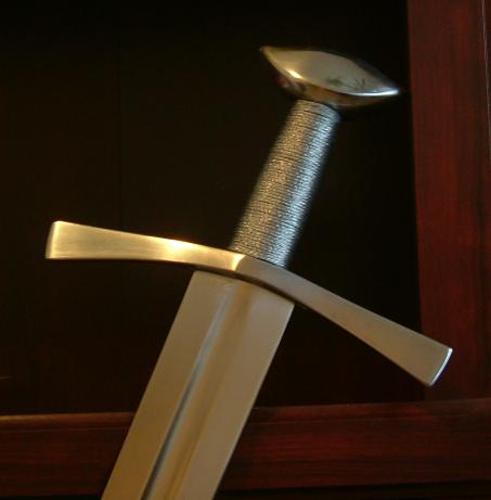 De Tin 2130 Hilt.JPG