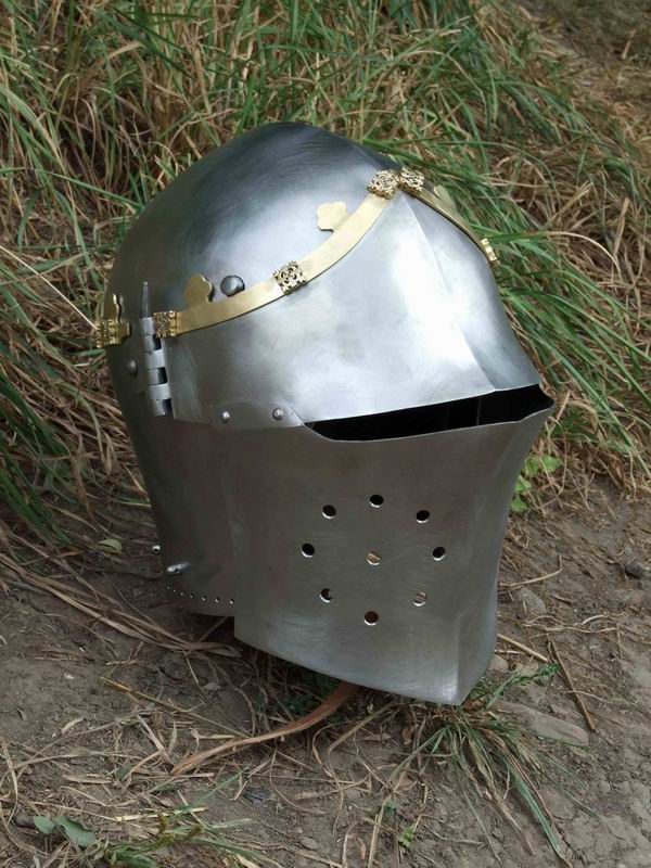 Helm1.jpg