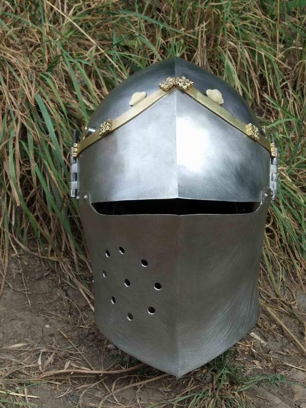 Helm2.jpg