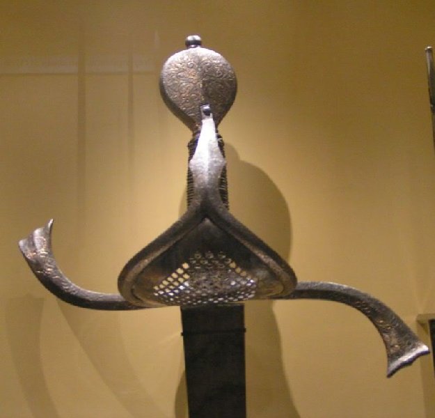 hilt3.jpg