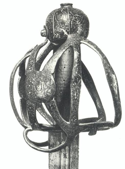 Honslow hilt small.JPG