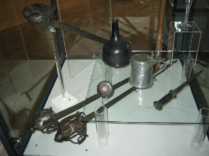 Hunterian baskethilts 2.jpg