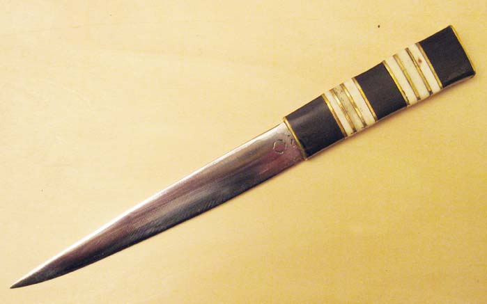 knife 2.jpg