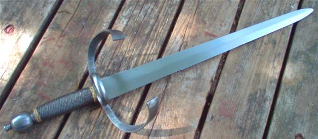 lefthand dagger 001 (Small).jpg