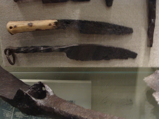 medieval knife III.jpg