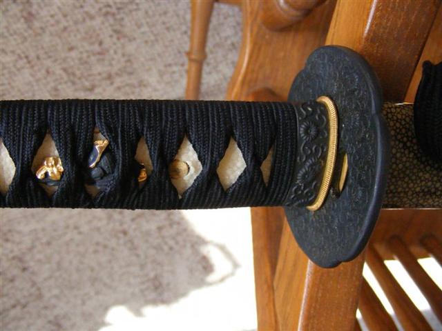 Menuki & Fuchi Omote2 (Medium) (Small).JPG