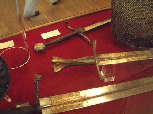 Musee Cluny XVIII (Oakeshott's XVIII. 4 (iii)) by Mathieu Harlaut.jpg