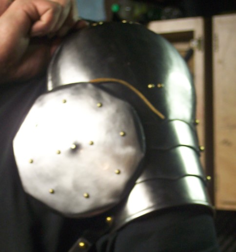 new spaulder on reduced.jpg