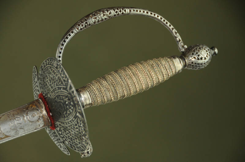 pierced hilt 2.jpg