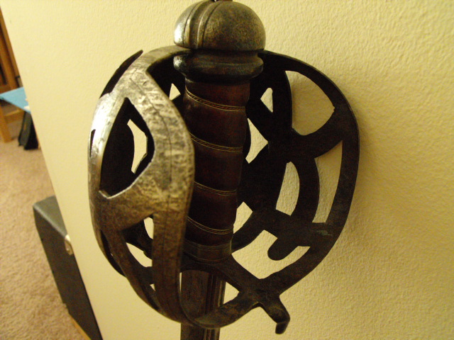 Shearer Ribbon Hilt II.jpg
