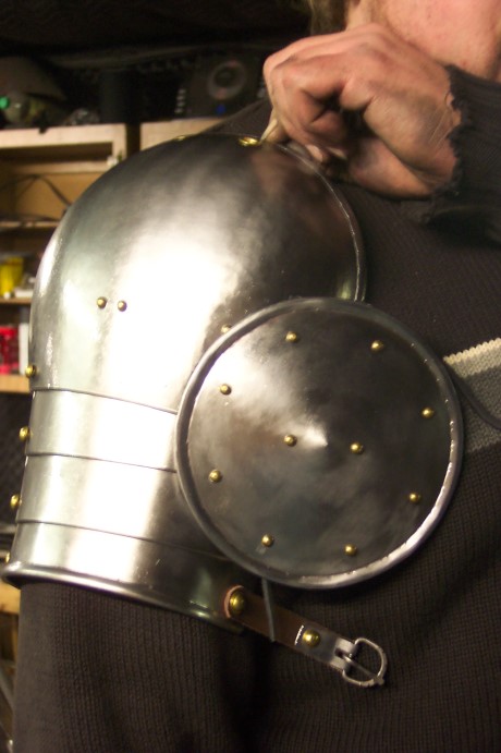 spaulder single full.jpg