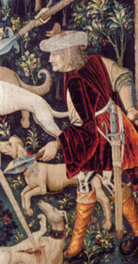 The_Hunt_of_the_Unicorn_Tapestry_5-The-Unicorn-Defends-Itself-showing-u-shaped-chape-1495-1505-detail.gif