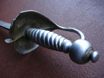 tiny hanger 7.jpg