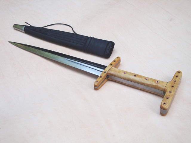 Tods_Stuff_Baselard_Dagger_c1400.jpg