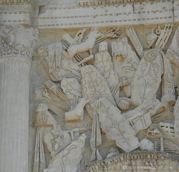 triumphal-arch-of-orange-roman-architecture-detail-france.jpg