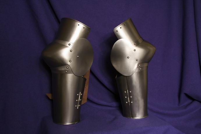 vambrace1 IMG_0627.JPG