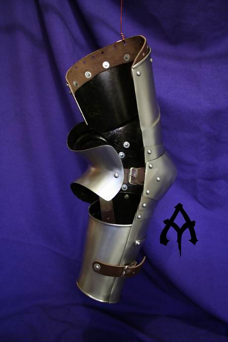 vambrace2_IMG_3911.JPG