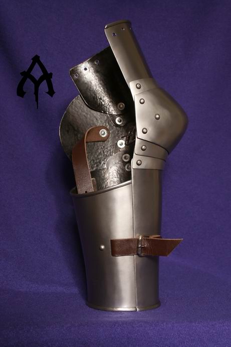 vambrace3 IMG_0668a.jpg