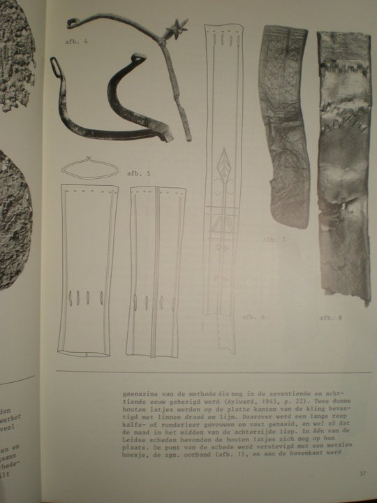 Veertiende Eeuwse Zwaardscheden Uit Leiden.jpg